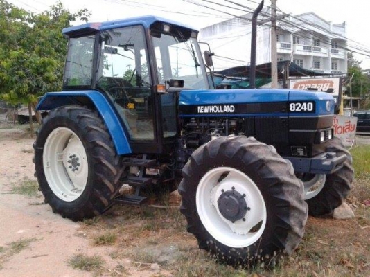 ขาย FORD NEW HOLLAND 8240 780,000 บาท ขาย FORD NEW HOLLAND 8240 780,000 บาท