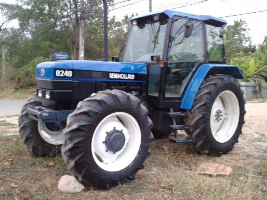 ขาย FORD NEW HOLLAND 8240 780,000 บาท