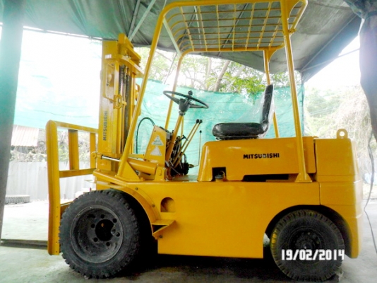 ขายฟอร์คลิฟท์2ตันดีเชลนำเข้าแท้ขั่วโมง2620ชม.ขาย175000บาทที่นครราชสีมาขายด่วน