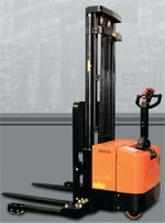 จำหน่าย Stackers ระบบ Manual - Semi Electric - Electric