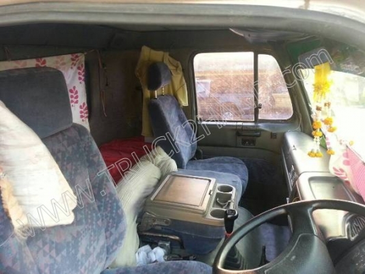 รถบรรทุก 10 ล้อ หัวลาก ยี่ห้อ NISSAN