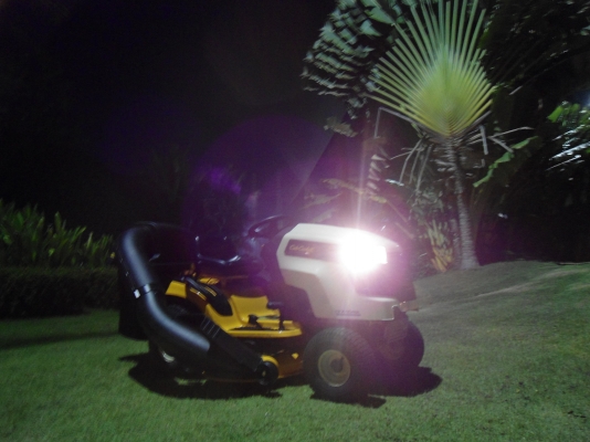 ขายด่วนค่ะ รถตัดหญ้าแบบนั่งขับ 19 แรงม้าพร้อมถุงเก็บหญ้า