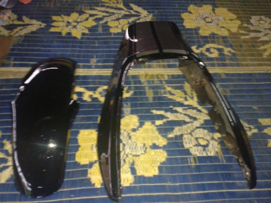 ขายท้ายกับบังโคลนหน้าสีดำเดิมๆ cb 400 ปี 98 ราคา 1200 ครับ