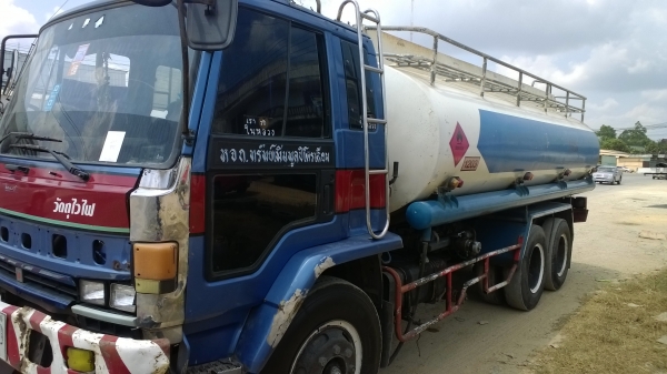 (ขายไปให้คุณตู่ อุทัยฯ)10ล้อเพลาเดียวบรรทุกน้ำมันISUZU JCM 175แรง เครื่อง6BG1 วางหัวเก๋งร็อคกี้ รถใช้งานอยู่.. (ขายไปให้คุณตู่ อุทัยฯ)10ล้อเพลาเดียวบรรทุกน้ำมันISUZU JCM 175แรง เครื่อง6BG1 วางหัวเก๋งร็อคกี้ รถใช้งานอยู่..