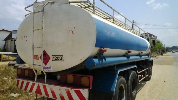 (ขายไปให้คุณตู่ อุทัยฯ)10ล้อเพลาเดียวบรรทุกน้ำมันISUZU JCM 175แรง เครื่อง6BG1 วางหัวเก๋งร็อคกี้ รถใช้งานอยู่.. (ขายไปให้คุณตู่ อุทัยฯ)10ล้อเพลาเดียวบรรทุกน้ำมันISUZU JCM 175แรง เครื่อง6BG1 วางหัวเก๋งร็อคกี้ รถใช้งานอยู่..