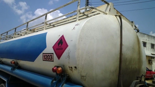 (ขายไปให้คุณตู่ อุทัยฯ)10ล้อเพลาเดียวบรรทุกน้ำมันISUZU JCM 175แรง เครื่อง6BG1 วางหัวเก๋งร็อคกี้ รถใช้งานอยู่.. (ขายไปให้คุณตู่ อุทัยฯ)10ล้อเพลาเดียวบรรทุกน้ำมันISUZU JCM 175แรง เครื่อง6BG1 วางหัวเก๋งร็อคกี้ รถใช้งานอยู่..