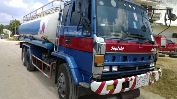 (ขายไปให้คุณตู่ อุทัยฯ)10ล้อเพลาเดียวบรรทุกน้ำมันISUZU JCM 175แรง เครื่อง6BG1 วางหัวเก๋งร็อคกี้ รถใช้งานอยู่.. (ขายไปให้คุณตู่ อุทัยฯ)10ล้อเพลาเดียวบรรทุกน้ำมันISUZU JCM 175แรง เครื่อง6BG1 วางหัวเก๋งร็อคกี้ รถใช้งานอยู่..
