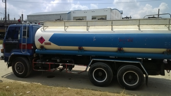 (ขายไปให้คุณตู่ อุทัยฯ)10ล้อเพลาเดียวบรรทุกน้ำมันISUZU JCM 175แรง เครื่อง6BG1 วางหัวเก๋งร็อคกี้ รถใช้งานอยู่.. (ขายไปให้คุณตู่ อุทัยฯ)10ล้อเพลาเดียวบรรทุกน้ำมันISUZU JCM 175แรง เครื่อง6BG1 วางหัวเก๋งร็อคกี้ รถใช้งานอยู่..