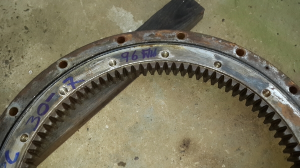 pc30-7 เฟีองเอววงเดือน pc30-7 เฟีองเอววงเดือน