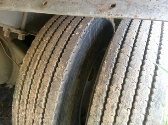 รถอีซูซุ 10 ล้อ พื้นเรียบ FVZ 280 แรงม้า. ปี 38 สนใจติดต่อ 081 - 6079515 รถอีซูซุ 10 ล้อ พื้นเรียบ FVZ 280 แรงม้า. ปี 38 สนใจติดต่อ 081 - 6079515