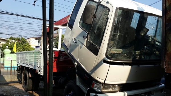 ขาย6ล้อฮีโน่ ติดเครน ทาดาโน่ 4.5ตัน 3ปอก 2ชัก KL340 ยาว5.50เมตร เครื่อง EH700 พวงมาลัยพาวเวอร์ คัดซีสวย ยาง 900-20 น๊อตล้อ 8ตัว สภาพดีพร้อมใช้