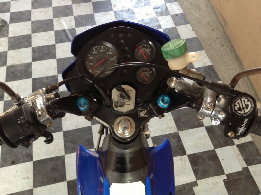 ขาย!!! เวฟ125R ดิ๊สหน้าหลัง ปี49 รถเครื่องดีคับ มีเล่มทะเบียนครบ ภาษีไม่หมด