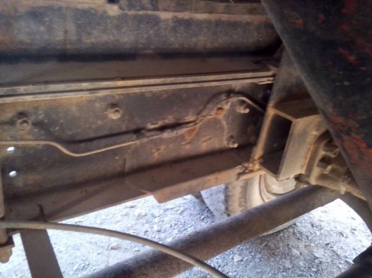 รถอีซุซุ 6 ล้อดั้ม FTR 195 แรงม้า. ปี 39  สนใจติดต่อ 081 - 6079515