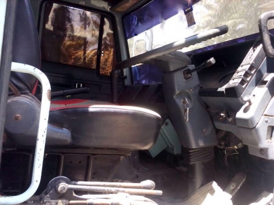 รถอีซุซุ 6 ล้อดั้ม FTR 195 แรงม้า. ปี 39  สนใจติดต่อ 081 - 6079515