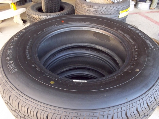 ขายยางใส่รถกะบะขอบ195r15 ปี13 บิสโตน ตุมยางยังอยู่