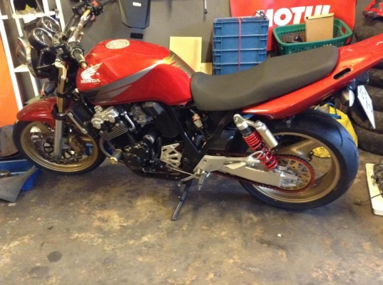 รับบิ้วประกอบเก็บงานทำสีดัดแปลงบิ๊กไบค์ทุกรุ่นเข้ามาดูก่อนได้ครับก่อนตัดสินใจ