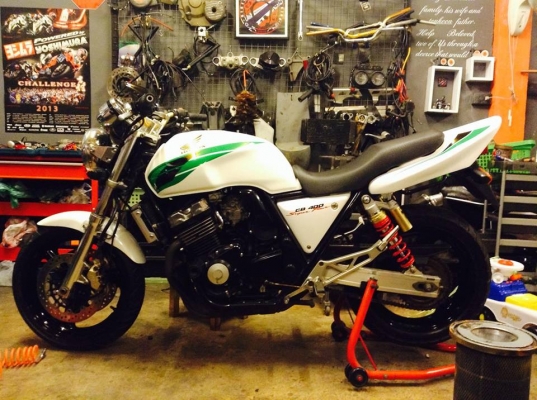 รับบิ้วประกอบเก็บงานทำสีดัดแปลงบิ๊กไบค์ทุกรุ่นเข้ามาดูก่อนได้ครับก่อนตัดสินใจ