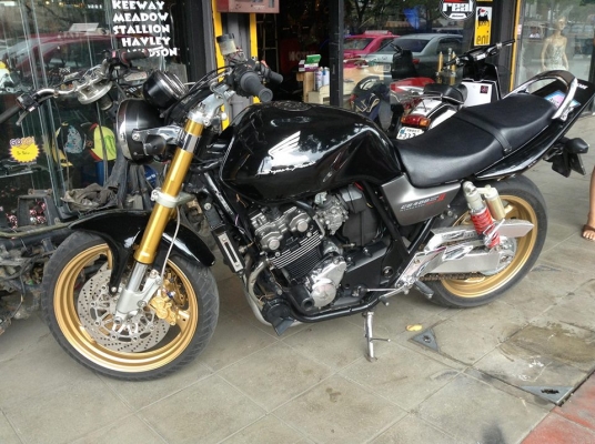 รับบิ้วประกอบเก็บงานทำสีดัดแปลงบิ๊กไบค์ทุกรุ่นเข้ามาดูก่อนได้ครับก่อนตัดสินใจ