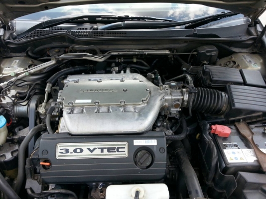 -----ขาย HONDA ACCORD V6 ปึ 2004------