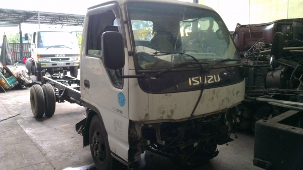 NKR Isuzu  ตัวยาวพิเศษ 4.3 ม. รถนอก มีคันเดียว เครื่องยนต์ 150แรง 4HJ  พิเศษสุดๆ