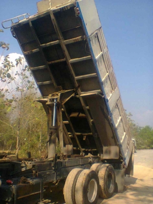 กระบะ 10 ล้อ กระบะเหล็กสามมิตร ดัมพ์