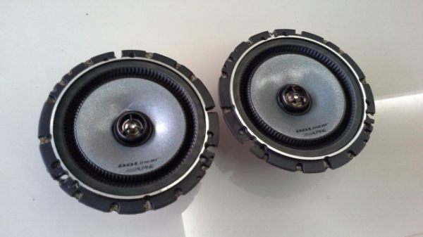 ลำโพง Alpine 6" มือสองจากยุ่น เสียงนุ่มๆใสๆ เบสแน่นๆ