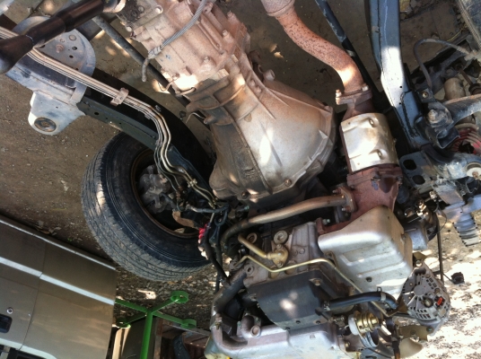 ขายเครื่องพร้อมเกียร์นิสันฟรอนเทีนร์ZD30