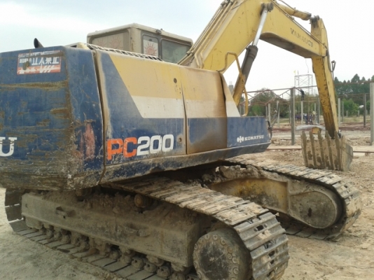 ขายโคมัทสุพีซี200รุ่น5คอนโทลยาวใหญ่สภาพดีเจ้าของซื้อป้ายแดงมา ตอนนี้เลิกใช้หมดงานแล้วอยากขาย