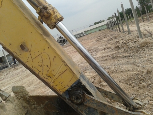 ขายโคมัทสุพีซี200รุ่น5คอนโทลยาวใหญ่สภาพดีเจ้าของซื้อป้ายแดงมา ตอนนี้เลิกใช้หมดงานแล้วอยากขาย