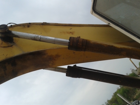 ขายโคมัทสุพีซี200รุ่น5คอนโทลยาวใหญ่สภาพดีเจ้าของซื้อป้ายแดงมา ตอนนี้เลิกใช้หมดงานแล้วอยากขาย