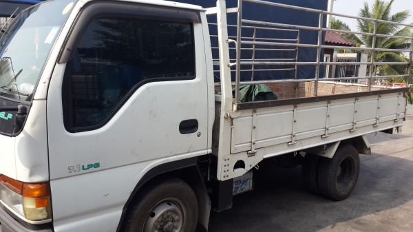 ขาย ISUZU รถหกล้อเล็ก เครื่อง 3000 ซีซี เกียร์ออโต้ ติดแก๊ส LPG