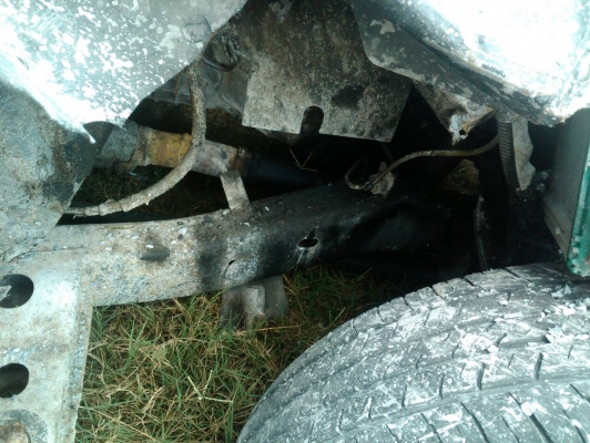 ขายซากมังกรทองโดนชนด้านข้างไม่เยอะมากตามรูปอิอิเครื่องเกียร์ดีไม่โดนปีรถไม่แน่ใจเล่มอยู่กับเจ้าของผมซื้อแต่ซากมาจะเอาเล่มก็ได้ราคาพร้อมเล่ม59000บาทไม่เอาเล่ม49000บาทเครื่อง90แรงแล้วน่าจะปี93