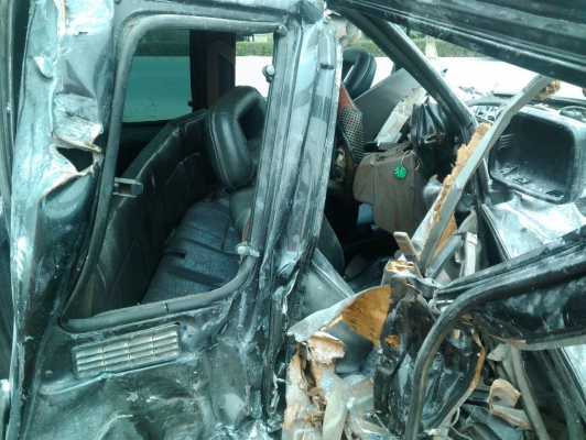 ขายซากมังกรทองโดนชนด้านข้างไม่เยอะมากตามรูปอิอิเครื่องเกียร์ดีไม่โดนปีรถไม่แน่ใจเล่มอยู่กับเจ้าของผมซื้อแต่ซากมาจะเอาเล่มก็ได้ราคาพร้อมเล่ม59000บาทไม่เอาเล่ม49000บาทเครื่อง90แรงแล้วน่าจะปี93