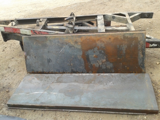 แขนลากลูกพ่วงสามมิตร