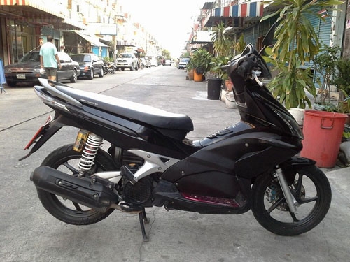 แอร์เบลด ปี 51 ล้อแม็ค สีดำ สวยๆๆๆ ชุดสีสด เครื่องเดิมแน่นๆไม่หลวม ไม่หอน