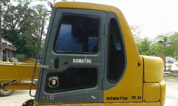 ขาย..PC60-7  รถใช้งานอยู่ พร้อมใช้ ช่วงล่างสวยโซ่ดี เครื่องเดิมแน่น...