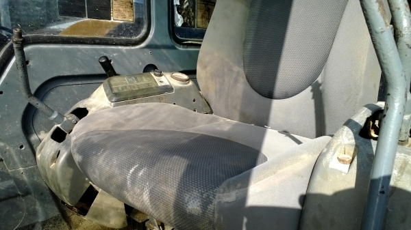 ขาย..PC60-7  รถใช้งานอยู่ พร้อมใช้ ช่วงล่างสวยโซ่ดี เครื่องเดิมแน่น...