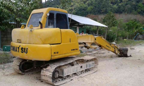 ขาย..PC60-7  รถใช้งานอยู่ พร้อมใช้ ช่วงล่างสวยโซ่ดี เครื่องเดิมแน่น...