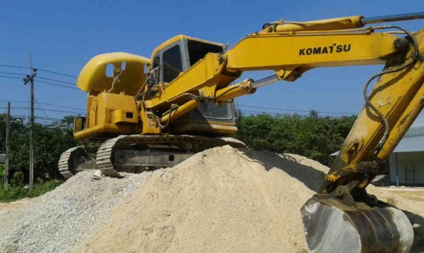 ขาย..PC60-7  รถใช้งานอยู่ พร้อมใช้ ช่วงล่างสวยโซ่ดี เครื่องเดิมแน่น...