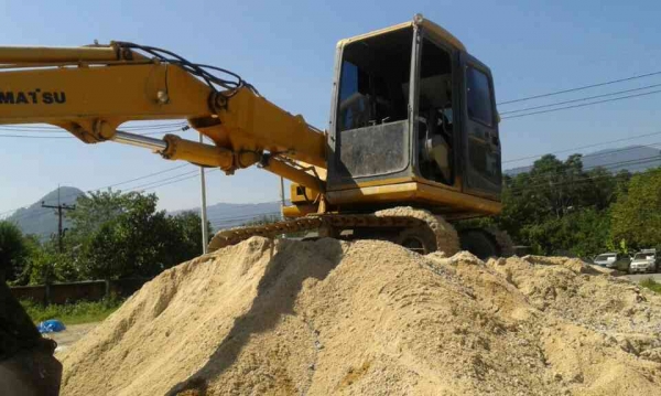 ขาย..PC60-7  รถใช้งานอยู่ พร้อมใช้ ช่วงล่างสวยโซ่ดี เครื่องเดิมแน่น...