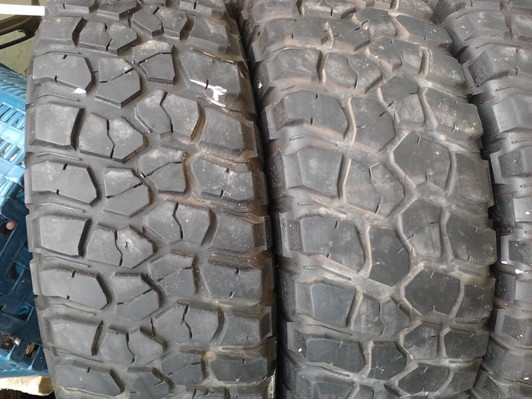 ยาง BF MUD KM2     285/75/16 ปี 50/09