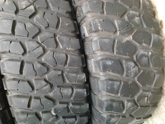 ยาง BF MUD KM2     285/75/16 ปี 50/09