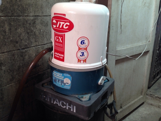 ขายปั้มน้ำอัตโนมัติ Hitachi 150 W สภาพสวย (เปลี่ยนฝาครอบของใหม่ITCให้ครับ) พร้อมใช้งาน รับประกันการใช้งาน ดูประวัติการขายผมได้ครับ