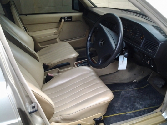 BENZ 190e มือเดี๋ยวสภาพเดิม100\% BENZ 190e มือเดี๋ยวสภาพเดิม100\%