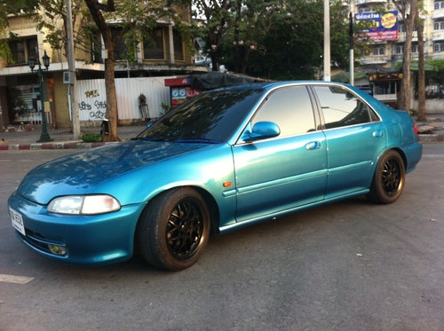 HONDA CIVIC 4 D ปี 95 เครื่อง D15B Vtec เกียร์ออโต้ แก๊ส LPG ภาษีไม่ขาด เอกสารพร้อมโอน