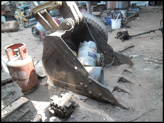 แมคโคร PC 120 รุ่น 3 แมคโคร PC 120 รุ่น 3