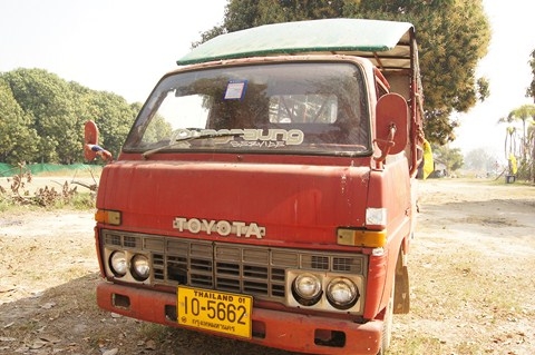 ขาย 4 ล้อ โตโยต้า ไดนาสตี้ เครื่องเเรงมาก อีซูซุ 2800 /90 เเรง/บรรทุกได้เกิน3 ตัน (ซื้อไปขับได้เลย) มีเอกสารครบ ถูกมาก รีบโทรเลย 70,000 บาท