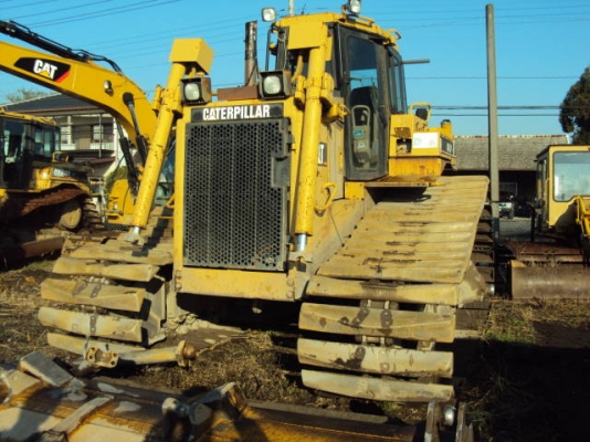 Caterpillar รุ่น D6H S/no.:4GG-05837 สต็อกเราเอง  ราคาต่อรองได้ค่ะ สนใจติดต่อ อุ้ม 0922699262