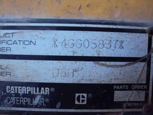 Caterpillar รุ่น D6H S/no.:4GG-05837 สต็อกเราเอง  ราคาต่อรองได้ค่ะ สนใจติดต่อ อุ้ม 0922699262