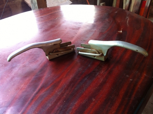 ขายมือล็อกฝาท้าย ช้างเหยียบ ราคา 300 บาท